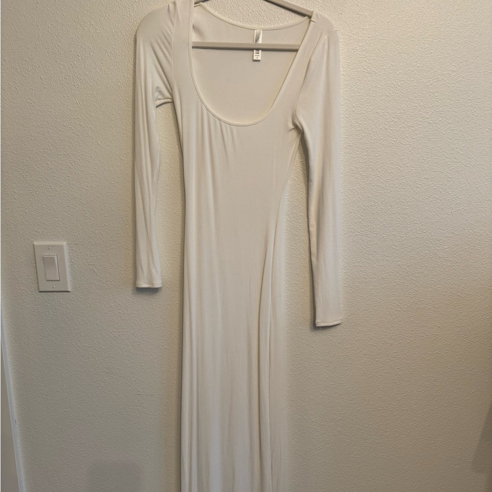 Skims long sleeve maxi dress
